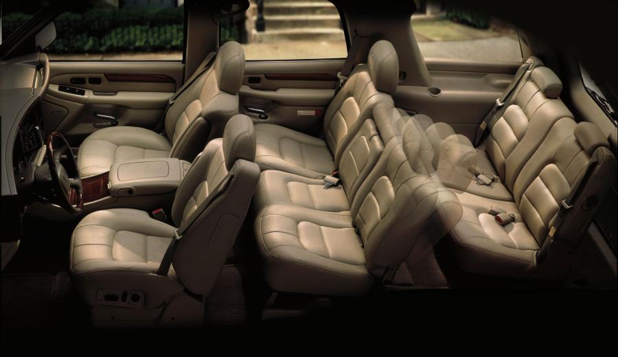  Cadillac Escalade 2002 года  (фото 17 из 47)